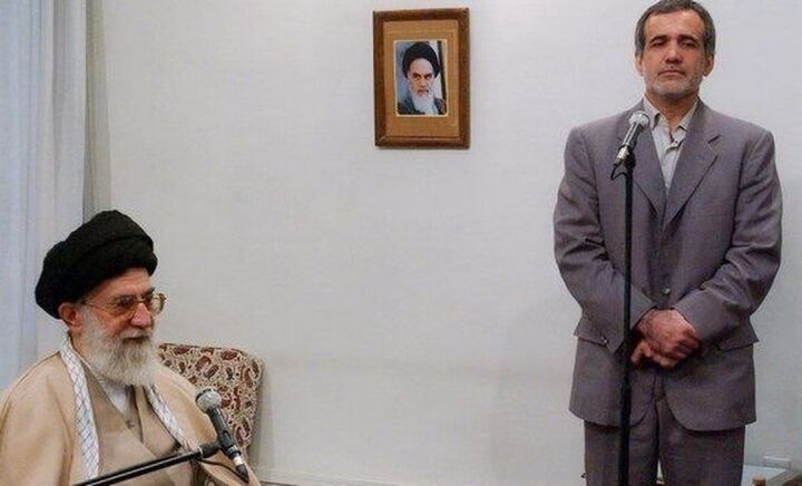 ماجرای تصویر اهدایی KHAMENEI.IR به پزشکیان چه بود؟ ماجرای تصویر اهدایی KHAMENEI.IR به پزشکیان چه بود؟