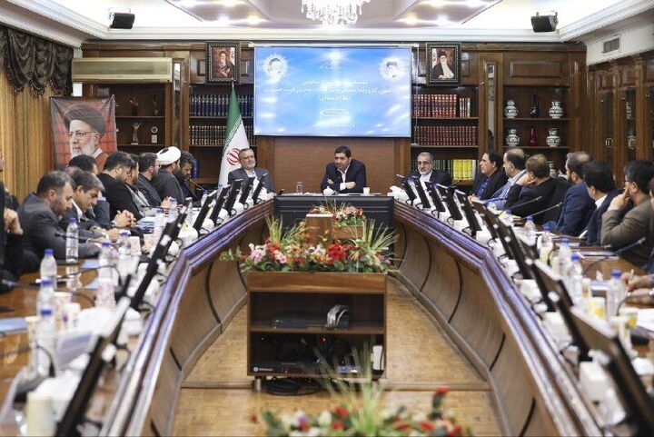 تلفیق مدیریت و معنویت از ویژگیهای برجسته شخصیتی رئیس جمهور شهید بود تلفیق مدیریت و معنویت از ویژگیهای برجسته شخصیتی رئیس جمهور شهید بود