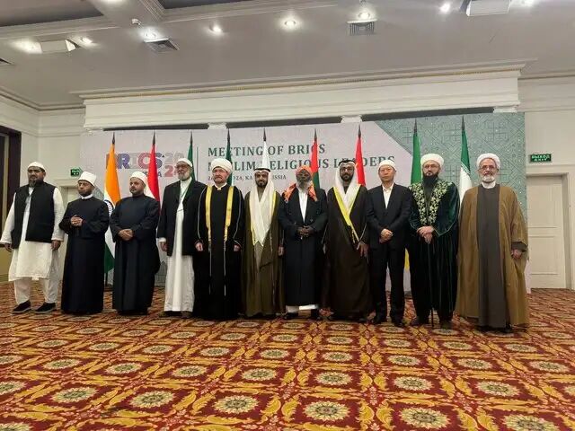 دیدار آیتالله اعرافی با چندتن از علمای مفتی روسیه دیدار آیتالله اعرافی با چندتن از علمای مفتی روسیه