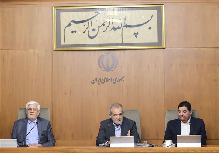 جلسه هیئت دولت با حضور پزشکیان برگزار شد جلسه هیئت دولت با حضور پزشکیان برگزار شد