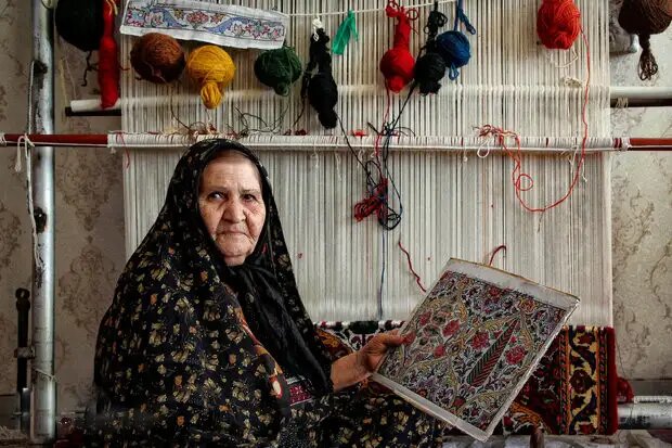 فرش ایرانی هنر است یا صنعت؟/ طراحی مهمترین بخش هنری فرش دستبافت است