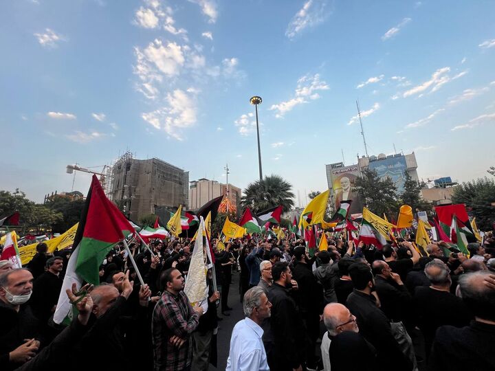 تجمع مردم تهران در محکومیت ترور شهید اسماعیل هنیه برگزار شد + فیلم تجمع مردم تهران در محکومیت ترور شهید اسماعیل هنیه برگزار شد + فیلم