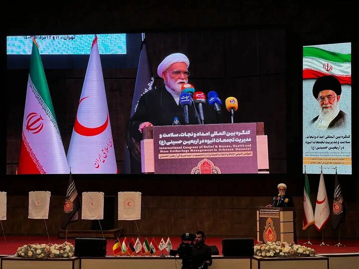 پیاده روی اربعین نشان از زنده بودن عاشورا دارد پیاده روی اربعین نشان از زنده بودن عاشورا دارد