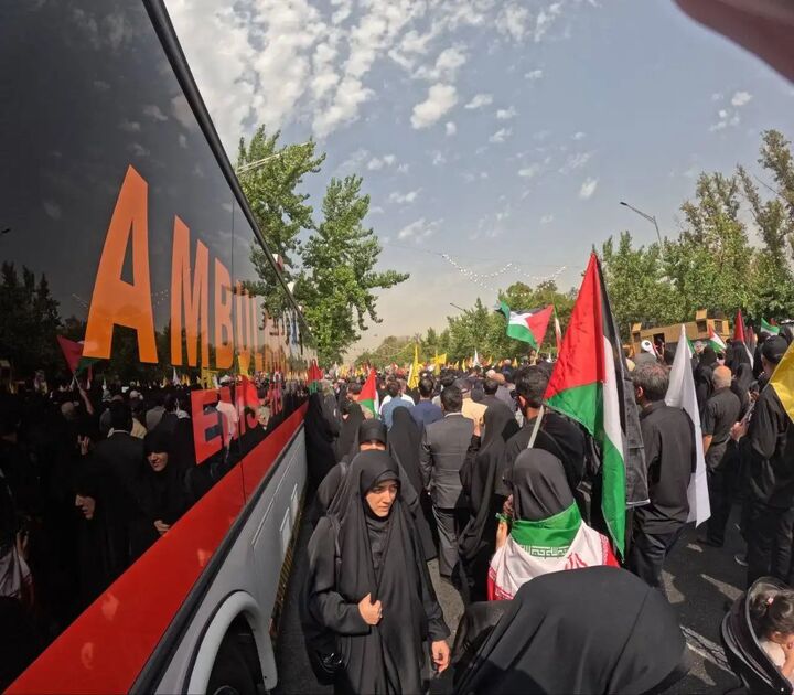 حضور نیروهای اورژانس تهران در مراسم تشییع شهید اسماعیل هنیه حضور نیروهای اورژانس تهران در مراسم تشییع شهید اسماعیل هنیه