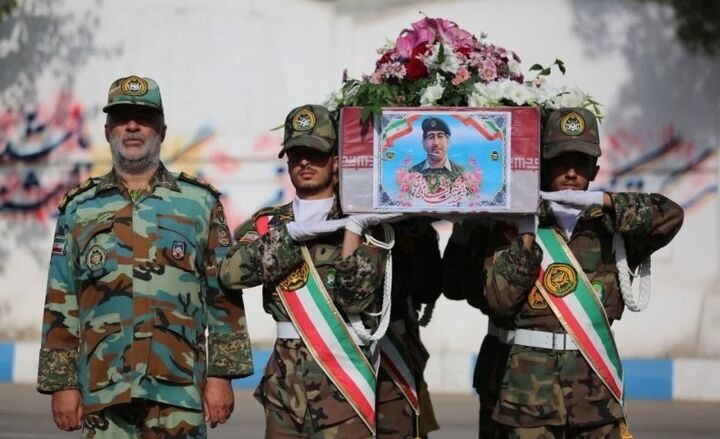 تشییع «شهید سامیمقام» در مرکز شهید صیاد شیرازی اصفهان تشییع «شهید سامیمقام» در مرکز شهید صیاد شیرازی اصفهان