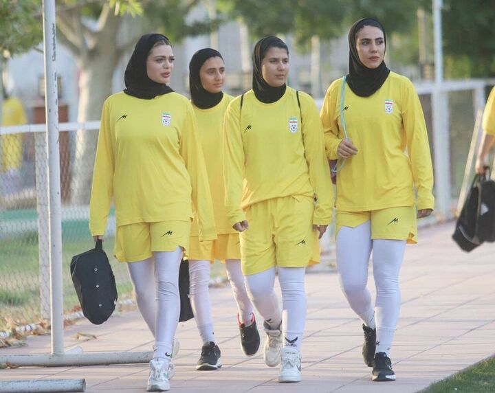 حضور تاج در تمرین تیمهای ملی فوتبال و فوتسال بانوان حضور تاج در تمرین تیمهای ملی فوتبال و فوتسال بانوان