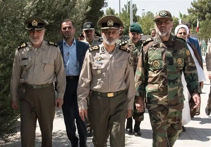 فرمانده کل ارتش از منطقه پدافند هوایی شمال کشور بازدید کرد فرمانده کل ارتش از منطقه پدافند هوایی شمال کشور بازدید کرد