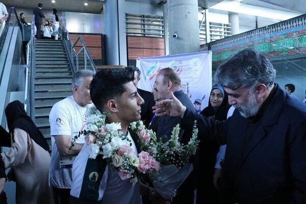 بازگشت ورزشکاران و مربیان چهار رشته به کشور بازگشت ورزشکاران و مربیان چهار رشته به کشور