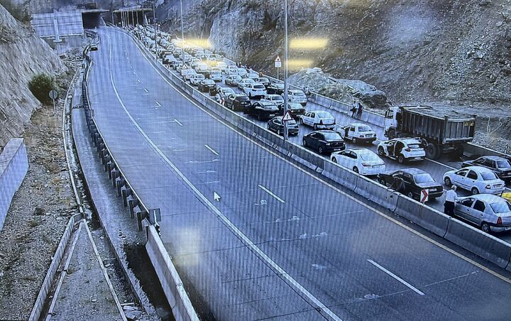 بار ترافیکی آزادراه تهران-شمال سنگین است بار ترافیکی آزادراه تهران-شمال سنگین است