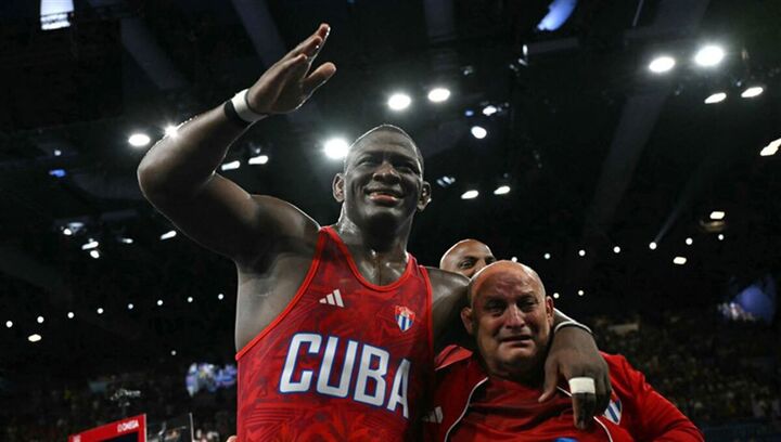 خداحافظی افسانهی دنیای کشتی خداحافظی افسانهی دنیای کشتی