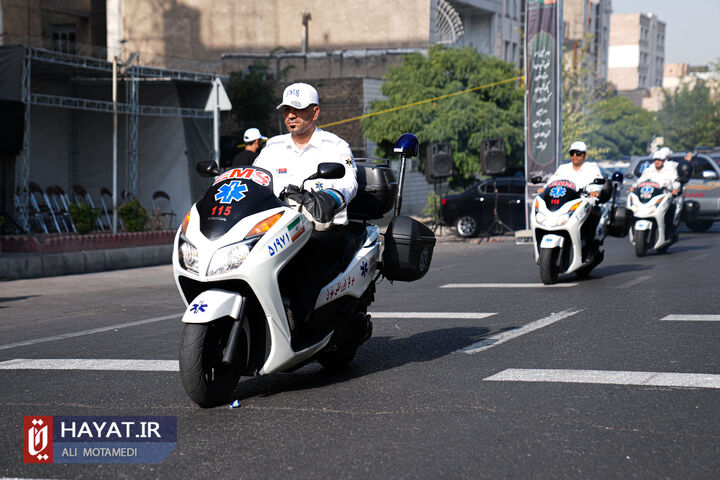 استقرار ۴۰ دستگاه آمبولانس  و موتورلانس  در مرز مهران/ ۶ بالگرد در مرز مهران مستقر شده است استقرار ۴۰ دستگاه آمبولانس  و موتورلانس  در مرز مهران/ ۶ بالگرد در مرز مهران مستقر شده است