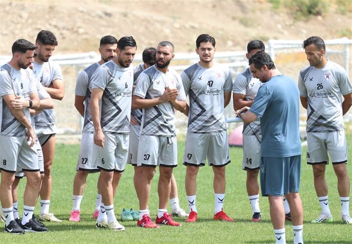 هوادار ۴ بازیکن جدید جذب کرد هوادار ۴ بازیکن جدید جذب کرد