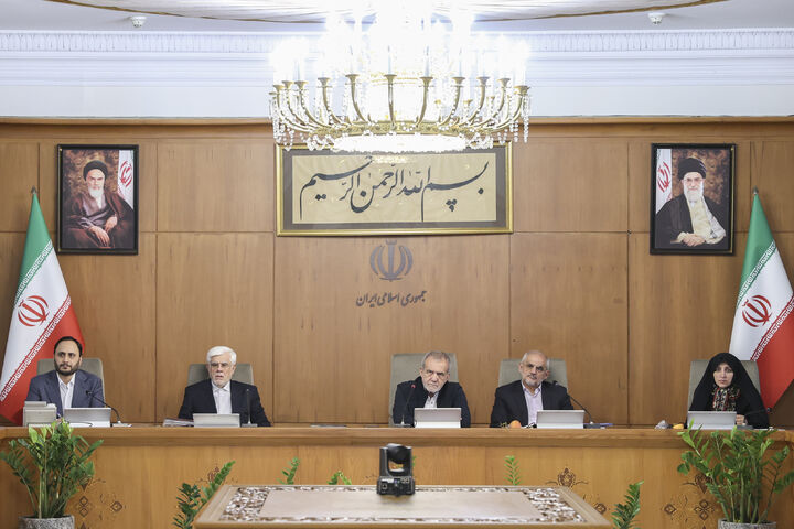 تجلیل پزشکیان از قهرمانان و مدالآوران کشور در مسابقات المپیک تجلیل پزشکیان از قهرمانان و مدالآوران کشور در مسابقات المپیک