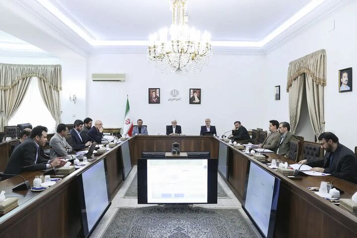 عارف: راهبرد انتخاب وزرا توجه به تفکر سیاسی نیست/ تاکید بر بکارگیری نیروهای متعهد و جوان عارف: راهبرد انتخاب وزرا توجه به تفکر سیاسی نیست/ تاکید بر بکارگیری نیروهای متعهد و جوان