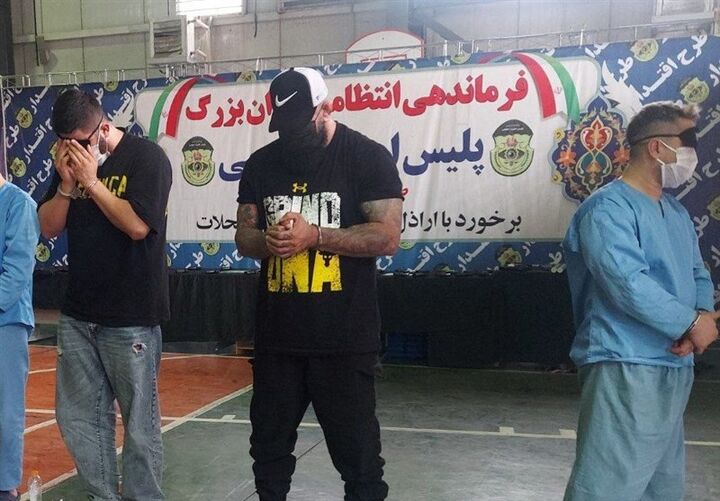 تیراندازی و شرارت بلاگرهای معروف فضای مجازی در فرحزاد + فیلم تیراندازی و شرارت بلاگرهای معروف فضای مجازی در فرحزاد + فیلم