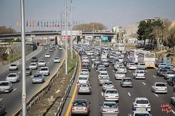 ترافیک در خط جنوبی آزادراه کرج -قزوین ترافیک در خط جنوبی آزادراه کرج -قزوین