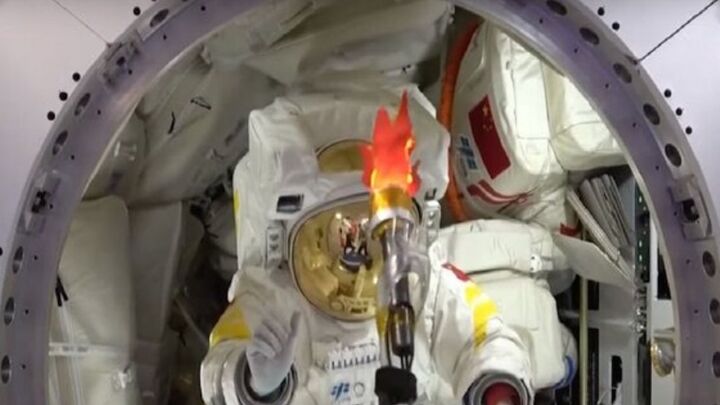 حال و هوای المپیک در ایستگاه فضایی چین + فیلم حال و هوای المپیک در ایستگاه فضایی چین + فیلم