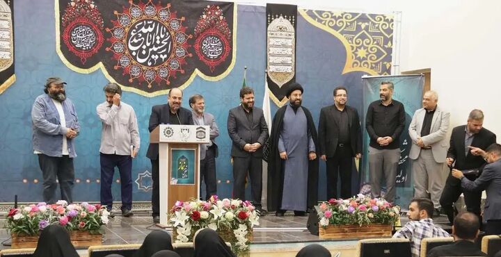 محفل شعر نماز با تجلیل از شاعران جوان برگزار شد محفل شعر نماز با تجلیل از شاعران جوان برگزار شد