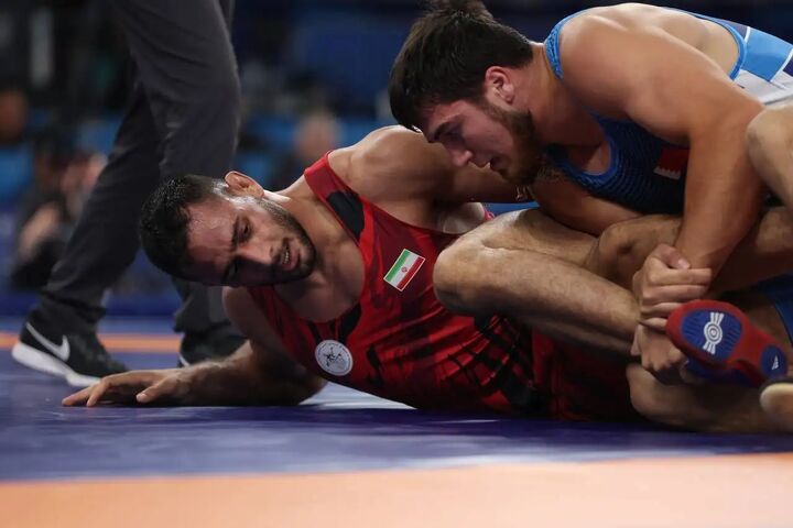 میتوانستم با طلا برگردم/ شرمنده مردم هستیم میتوانستم با طلا برگردم/ شرمنده مردم هستیم