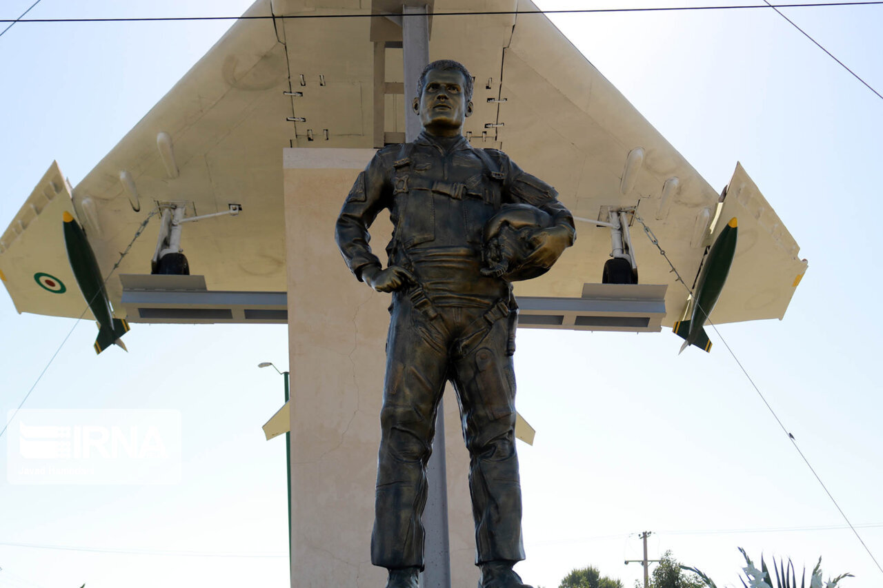خلبان شهید «محمد نوژه»، پرواز در ظهر رمضان و با زبان روزه، بر فراز آسمان خونین پاوه
