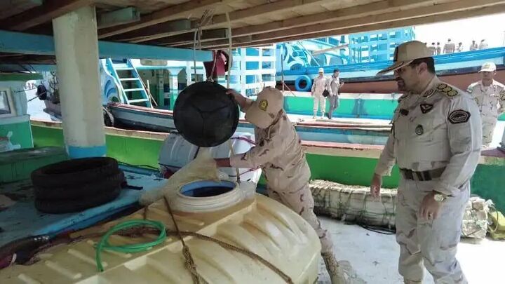 انهدام شبکه بزرگ قاچاق سوخت در هرمزگان انهدام شبکه بزرگ قاچاق سوخت در هرمزگان