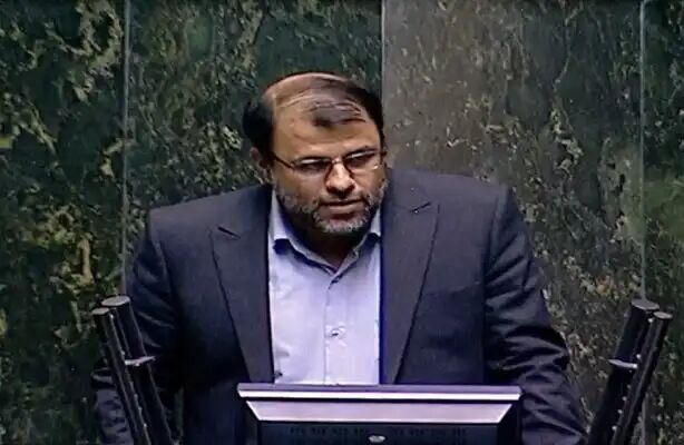ظهوریان: عراقچی صریحاً تفاوت خود با ظریف را مشخص کند ظهوریان: عراقچی صریحاً تفاوت خود با ظریف را مشخص کند