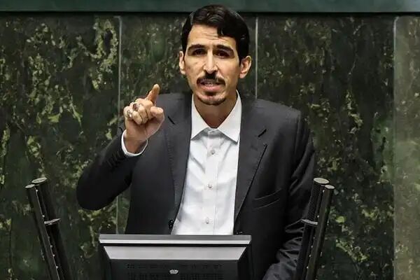 شریعتی: «ظفرقندی» سابقه تند سیاسی دارد شریعتی: «ظفرقندی» سابقه تند سیاسی دارد