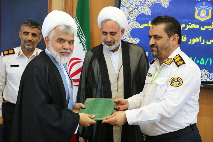 حجت الاسلام توزنده جانی رئیس عقیدتی سیاسی پلیس راهور فاتب شد حجت الاسلام توزنده جانی رئیس عقیدتی سیاسی پلیس راهور فاتب شد