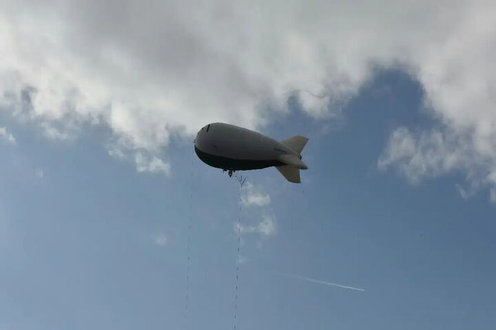 اینترنت رایگان برای زائران اربعین با استقرار بالن فضایی در مرز مهران اینترنت رایگان برای زائران اربعین با استقرار بالن فضایی در مرز مهران