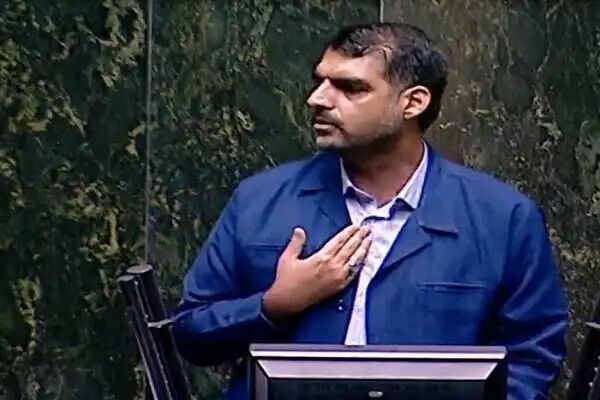 رئیسی: از کارنامه وزیر پیشنهادی راه و شهرسازی نگرانم رئیسی: از کارنامه وزیر پیشنهادی راه و شهرسازی نگرانم