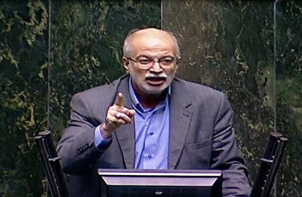 صادق واردترین فرد برای تصدی وزارت راه و شهرسازی است صادق واردترین فرد برای تصدی وزارت راه و شهرسازی است