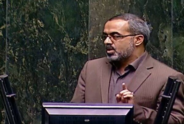 اتابک را به هیچ وجه کارشناس حوزه سیاستهای صنعتی نمیشناسم اتابک را به هیچ وجه کارشناس حوزه سیاستهای صنعتی نمیشناسم