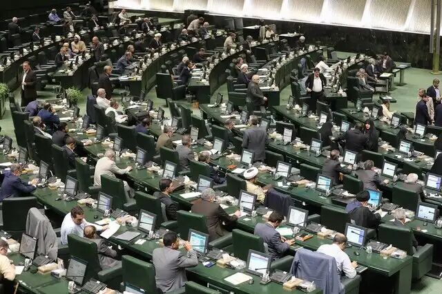 از سرگیری جلسات مجلس پس از ۳ هفته تعطیلی از سرگیری جلسات مجلس پس از ۳ هفته تعطیلی