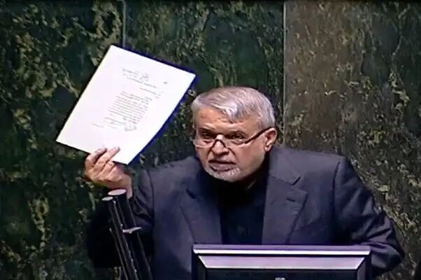 صالحی امیری: من که در کمیسیون سند ارائه دادم و شما قانع شدید صالحی امیری: من که در کمیسیون سند ارائه دادم و شما قانع شدید