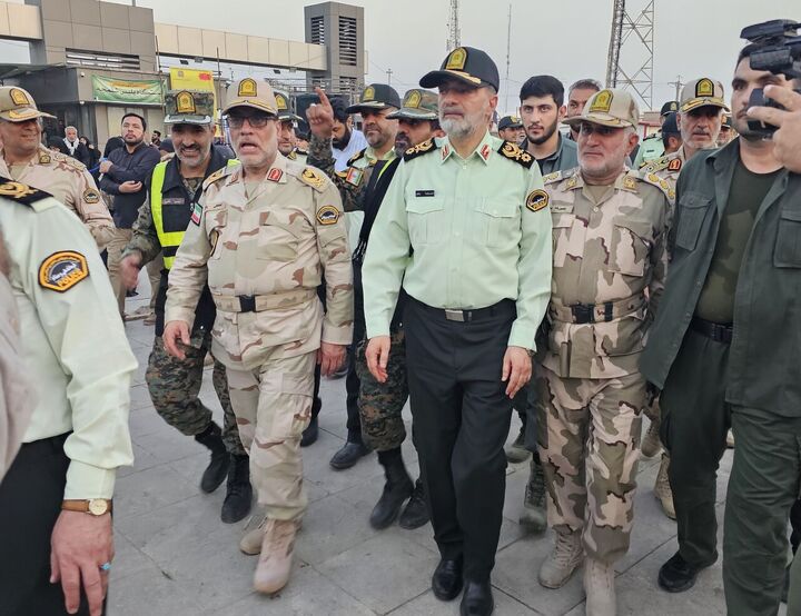 بازدید فرمانده کل نیروی انتظامی از مرز شلمچه بازدید فرمانده کل نیروی انتظامی از مرز شلمچه