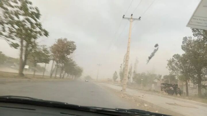 سرعت باد در خوانسار به ۵۰ کیلومتر بر ساعت رسید سرعت باد در خوانسار به ۵۰ کیلومتر بر ساعت رسید