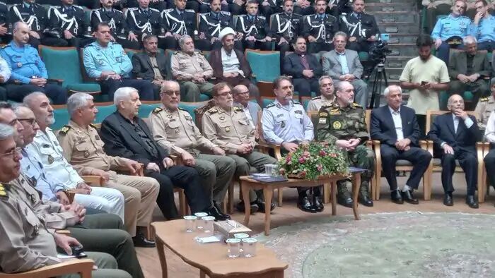 ایران در دفاع از کشور با کسی تعارف ندارد ایران در دفاع از کشور با کسی تعارف ندارد