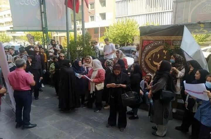 اعتراض کنکوریها در برگزاری امتحانات نهایی/ مصوبه تاثیر قطعی معدل در کنکور نباید اجرایی شود + فیلم اعتراض کنکوریها در برگزاری امتحانات نهایی/ مصوبه تاثیر قطعی معدل در کنکور نباید اجرایی شود + فیلم