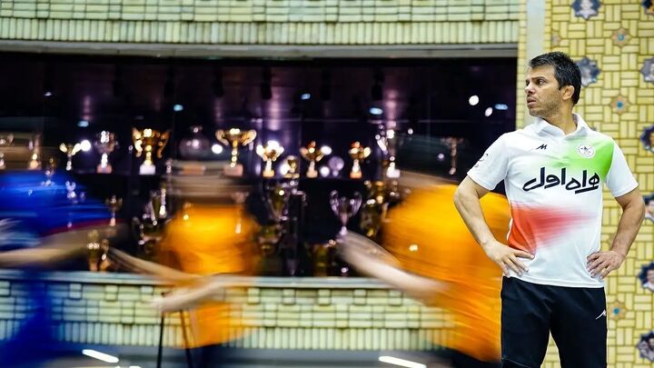 رنگرز فرنگی کاران را به اردو فراخواند رنگرز فرنگی کاران را به اردو فراخواند