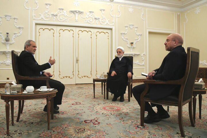 جلسه سران سه قوه به میزبانی رئیس جمهور برگزار شد جلسه سران سه قوه به میزبانی رئیس جمهور برگزار شد