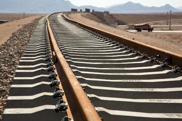 عملیات بازسازی محل آسیب دیده در مسیر ریلی تهران- مشهد در دست اقدام است