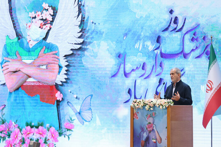 دست کمک به سوی همه نخبگان کشور دراز میکنم دست کمک به سوی همه نخبگان کشور دراز میکنم