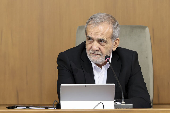 رئیسجمهور: رضایتمندی یا نارضایتی ارباب رجوع یکی از مبانی پرداخت حقوق و مزایا قرار گیرد رئیسجمهور: رضایتمندی یا نارضایتی ارباب رجوع یکی از مبانی پرداخت حقوق و مزایا قرار گیرد