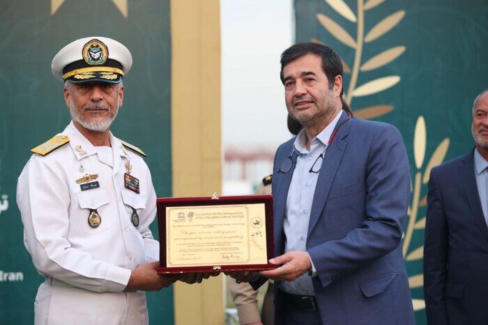 اهدای نشان سفیر افتخاری چوگان به دنیامالی + عکس اهدای نشان سفیر افتخاری چوگان به دنیامالی + عکس