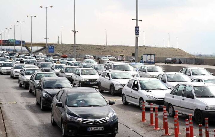 ترافیک در آزادراه تهران -شمال سنگین شد ترافیک در آزادراه تهران -شمال سنگین شد