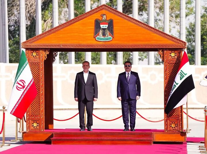 استقبال رسمی نخست وزیر عراق از رئیس جمهوری اسلامی ایران + عکس استقبال رسمی نخست وزیر عراق از رئیس جمهوری اسلامی ایران + عکس