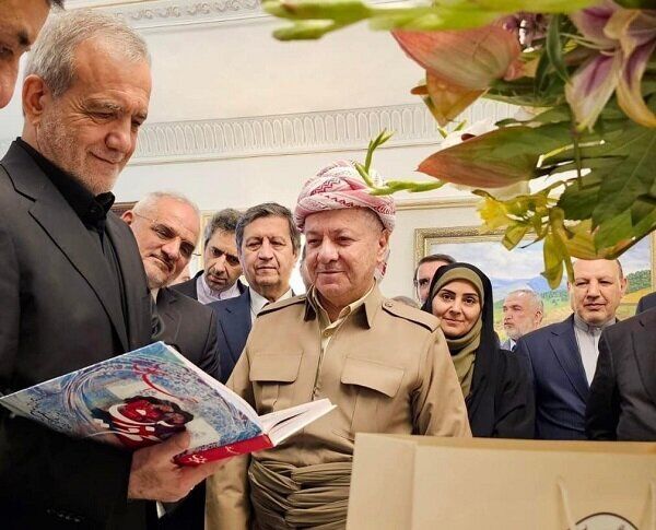 هدیه مسعود بارزانی به پزشکیان هدیه مسعود بارزانی به پزشکیان