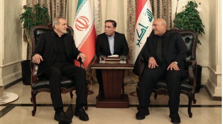 پزشکیان دقایقی پیش با استقبال استاندار، وارد کربلا شد پزشکیان دقایقی پیش با استقبال استاندار، وارد کربلا شد