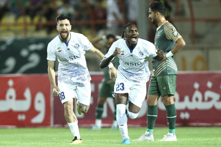 شاگردان دقیقی در حسرت اولین برد/ آبیهای خوزستان با یک امتیاز قزوین را ترک کردند شاگردان دقیقی در حسرت اولین برد/ آبیهای خوزستان با یک امتیاز قزوین را ترک کردند