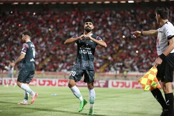 برد ذوب آهن نوار پیروزی های تراکتور را پاره کرد برد ذوب آهن نوار پیروزی های تراکتور را پاره کرد